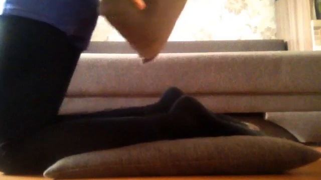 Лучшая поза для сидения/вязания и смотрения телевизора ) Навеяно Японией смотреть онлайн