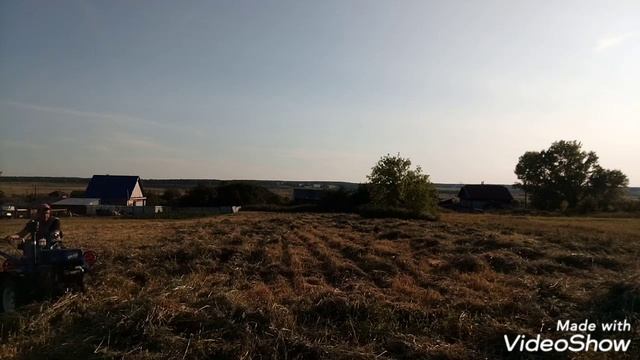 Сенокос мотоблоком 2019. Грабли солнышко. Ворошу зелёнку. смотреть онлайн