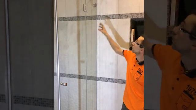 Стеклянная душевая кабина (Стоимость 64.000) смотреть онлайн
