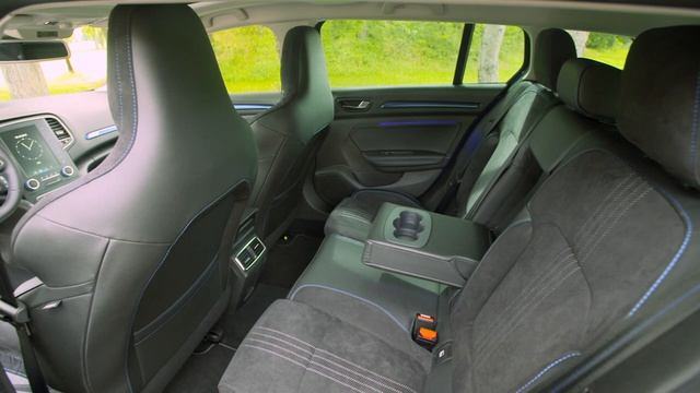 New Renault MEGANE Estate GT interior and dynamic смотреть онлайн