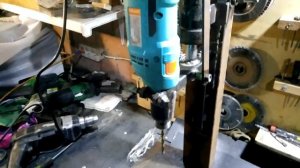 Стойка для дрели из амортизатора своими руками.