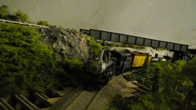 Trenes en miniatura en el atico de casa de Gardner y Helena 1 смотреть онлайн