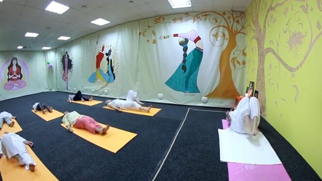 Упражнения из основного курса йоги с Центром целостной йоги "Parmanand" смотреть онлайн