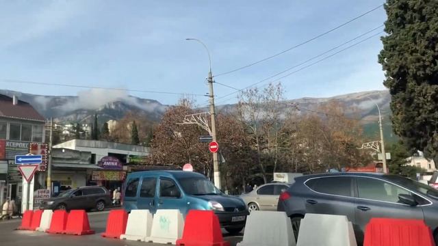 Ялта. Две центральные улицы города.Московская,Киевская от К.Маркса до К.Маркса.16.12.22. Крым.Yalta смотреть онлайн