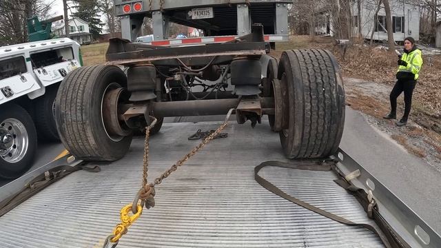 Car VS Semi ACCIDENT! On-Road Wrecker Games! смотреть онлайн