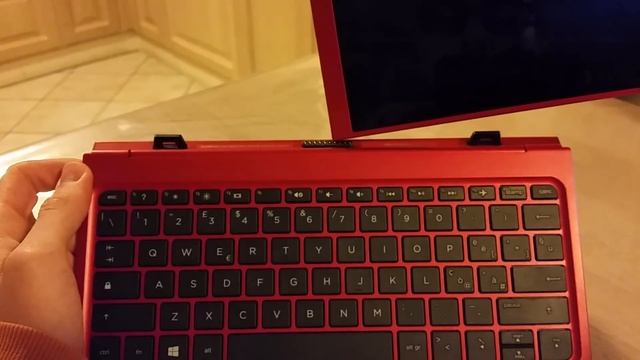 HP Pavilion X2 10 [2015] Recensione in italiano смотреть онлайн