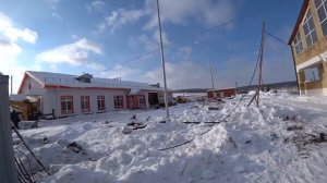 Монтаж винтовых свай-шурупов для установки стоек забора в зимних условиях в мерзлый грунт.