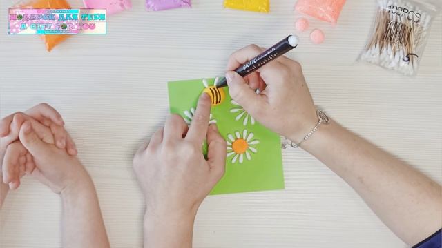 Летняя аппликация ПЧЕЛА НА ЦВЕТАХ из ВАТНЫХ ПАЛОЧЕК/ ОБЪЕМНАЯ АППЛИКАЦИЯ/ПОДЕЛКИ своими руками. смотреть онлайн