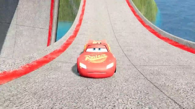 Big & Small Lightning Mcqueen vs Big & Small Chick Hicks Impossible Triple Loop Bridge -BeamNG.Driv смотреть онлайн