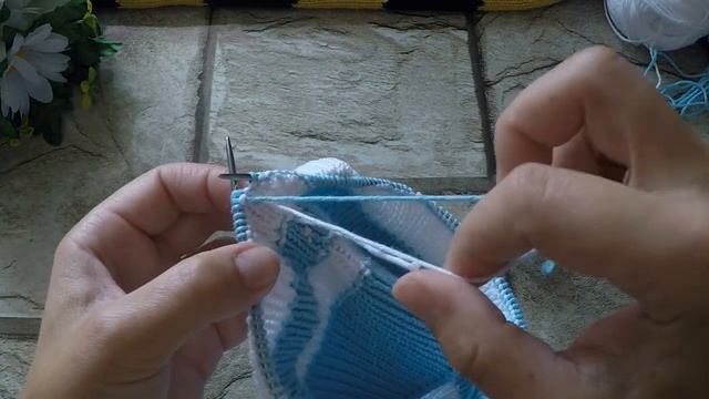 Смена нити на нить другого цвета при вязании резинки 1×1,2×2,3×3.Без ступенек и протяжек. смотреть онлайн