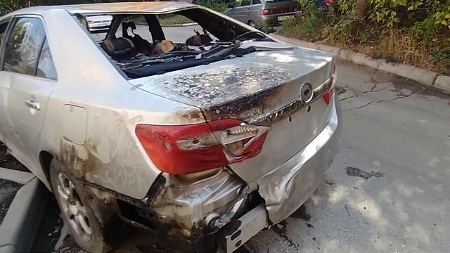 Заброшенная и Сгоревшая Toyota Camry XV50 смотреть онлайн