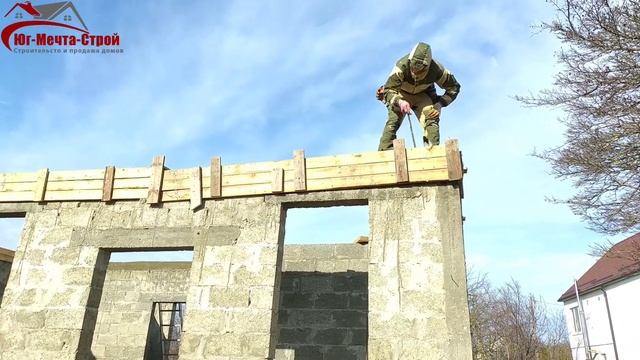 Заливка бетоном армированного пояса. СОНТ 