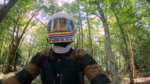 Riding Solo to the campsite to the Belaya river on a Kawasaki W650 motorcycle. смотреть онлайн