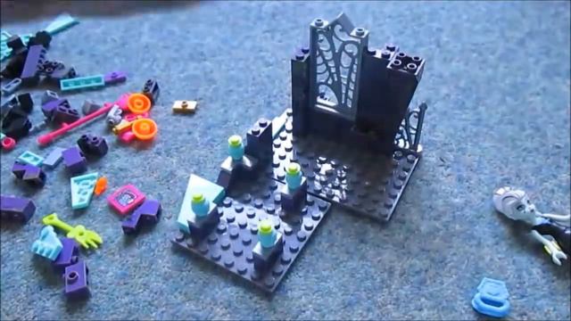 Mega Bloks Monster High Physical Deaducation starring Frankie Stein, speed build and review смотреть онлайн