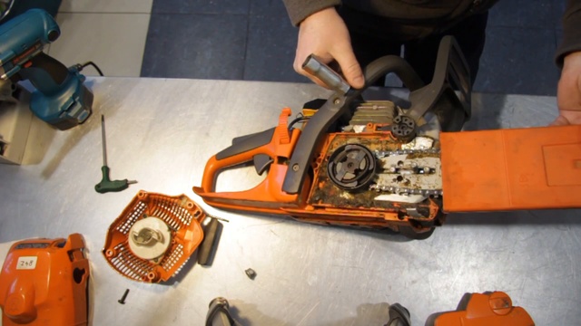 Ремонт хускварна 135. Разборка бензопилы смотреть онлайн
