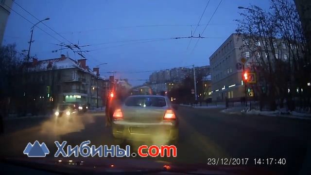 Дама в Мурманске села в чужую машину смотреть онлайн