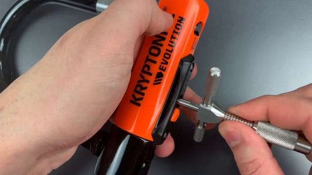 [836] Kryptonite’s “New-U” Evolution Mini Bike Lock Picked смотреть онлайн