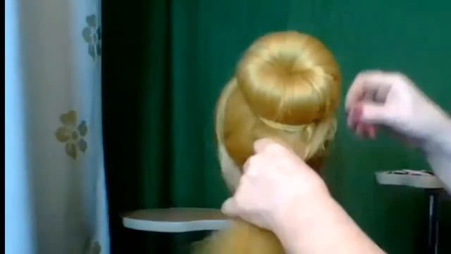 Пучок из волос с цветами и бабочками. Урок 4 смотреть онлайн