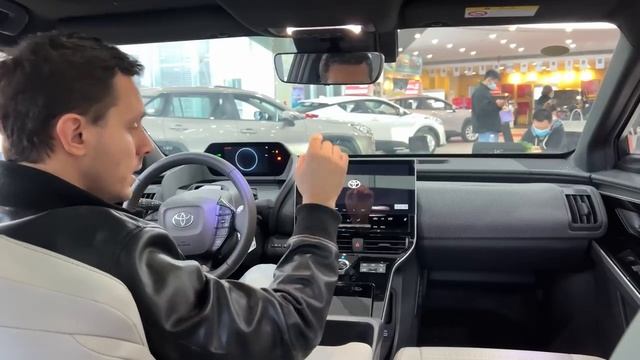 Тест-драйв и обзор нового кроссовера Toyota