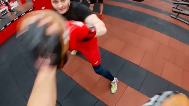 Бокс у LEGENDA SPORT/Майстер спорту України Андрій Осадчий смотреть онлайн