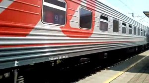 Пассажирский поезд проходящий через станцию Горный Воздух // 2019