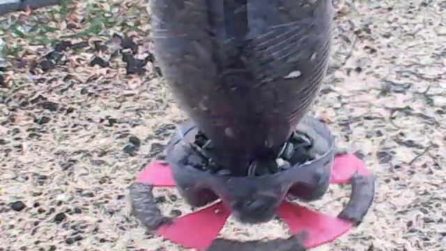 Продолжаю ходовые испытания кормушки для синичек