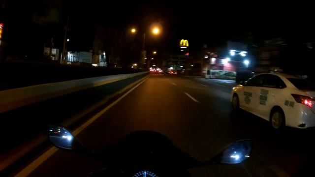 VLOGGING MIC SETUP TEST | SHORT NIGHT RIDE | MIC PROBLEMS | MOTOVLOG смотреть онлайн