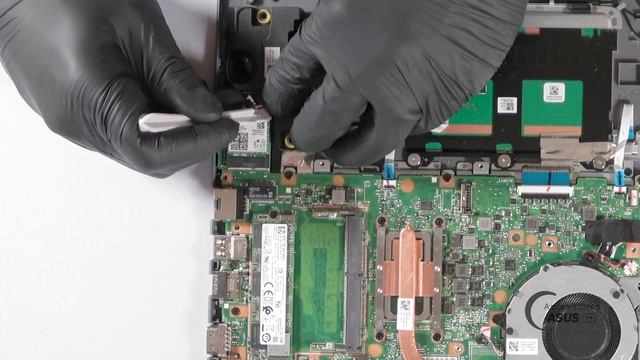 Série Asus Expertbook P3 : Remontage complet смотреть онлайн