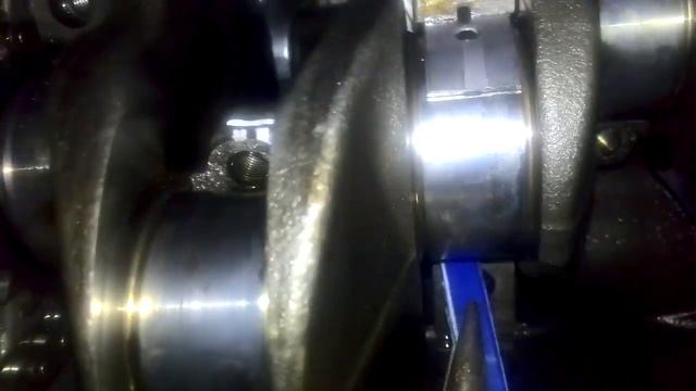 Как аккуратно и быстро снять коренные вкладыши коленвала смотреть онлайн