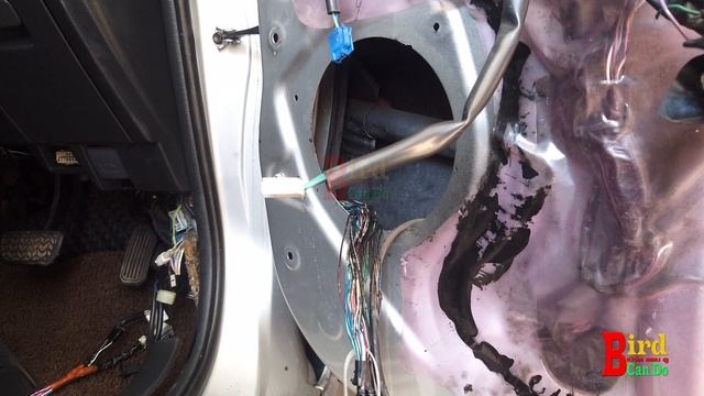 EP.52 | เปลี่ยนท่อยางร้อยสายไฟประตูหน้าโตโยต้าวิช | Remove the Door Wire Harness Toyota Wish смотреть онлайн