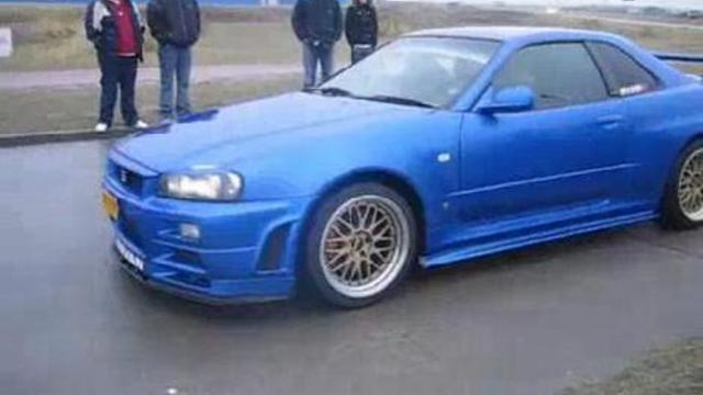 Skyline R34 Vs Skyline R32