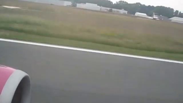 Airbus A320 takeoff at Charleroi Airport, Belgium (liftoff) смотреть онлайн