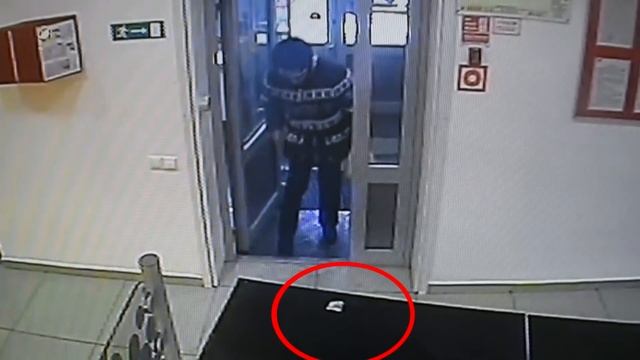 Женщина подобрала 300 долларов в Чебоксарах смотреть онлайн