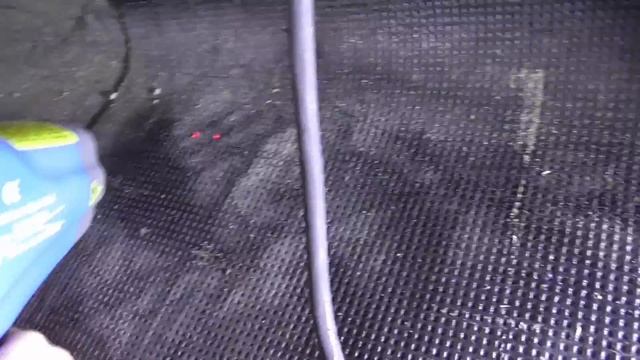 Что стало с полом через год без пароизоляции. Смотрим влажность досок. смотреть онлайн