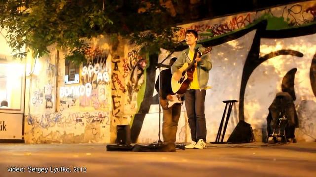 Певец на Арбате - давай за жизнь смотреть онлайн