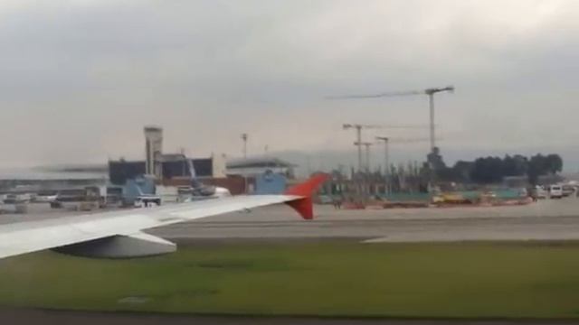 Flying into Bogota Colombia South America. Landing in Bogota Columbia Airport смотреть онлайн