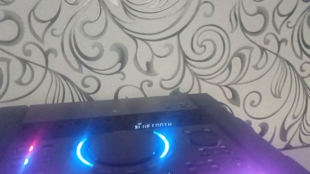 Обзор на музыкальный центр SONY SHAKE-X 10D смотреть онлайн