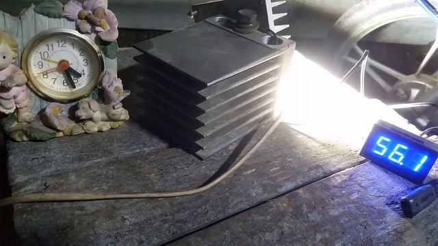 Как убрать мерцание прожектора. Вечный светодиодный прожектор своими руками смотреть онлайн