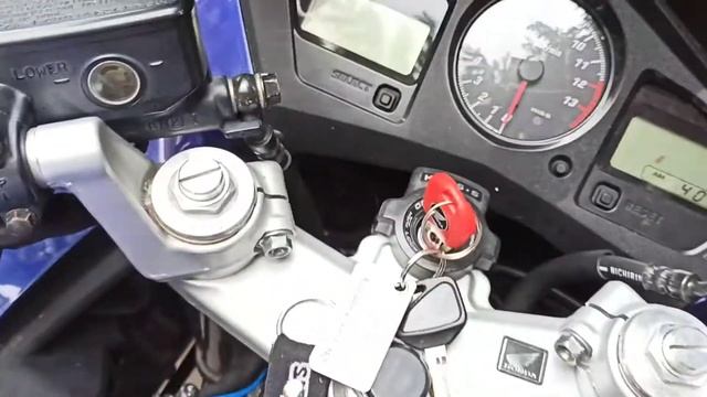 замена(установка) датчика "лягушки"переднего тормоза ХОНДА ВФР 800 ВТЕК(Honda vfr 800 vtek) смотреть онлайн
