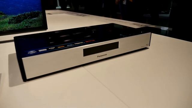 [IFA 2015] Senaste nytt från IFA - Vi visar nya bluray-spelaren BDT570 смотреть онлайн