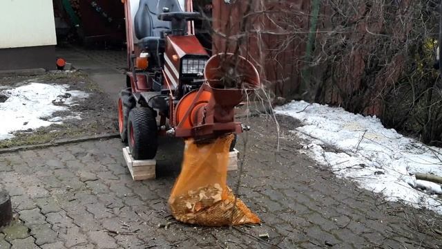 Шнековый Веткорез! Чёёё опять???)))) wood shredder back in action! смотреть онлайн