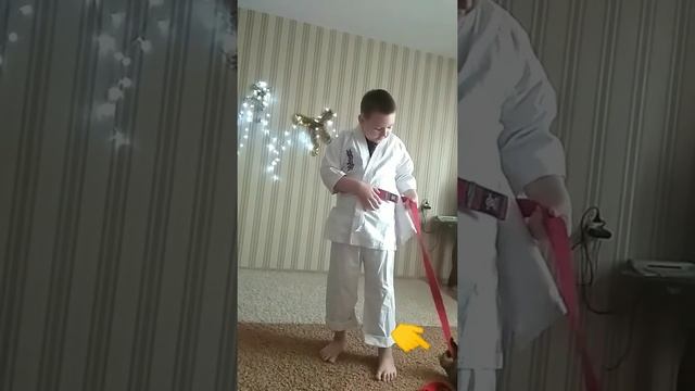 Как правильно завязать пояс по каратэ! смотреть онлайн