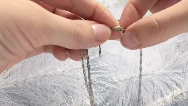 Очень красивая подвеска с цепочкой из серебра от ULOVEIDO смотреть онлайн