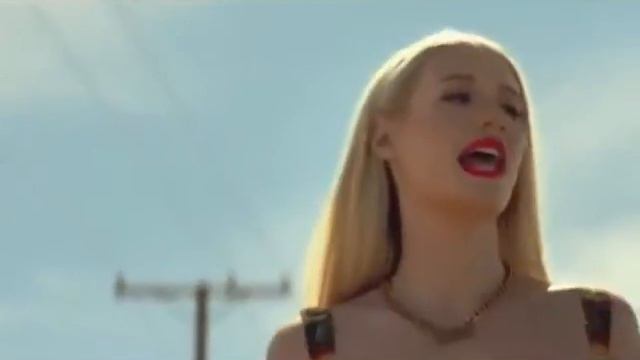 Nicki Minaj против Игги Азалия Vs Азилия Бэнкс смотреть онлайн