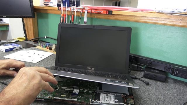 How to CLONE Hard Drive to New SATA SSD and Install SSD in ASUS Laptop. Using WD Acronis True Image смотреть онлайн
