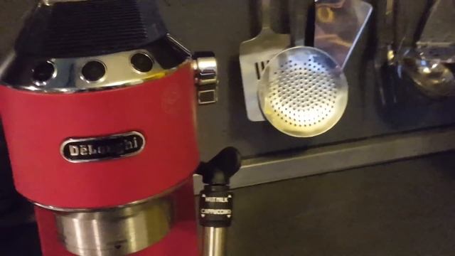 Кофеварка DeLonghi EC685/ Как удалить накипь/ Умная машина смотреть онлайн