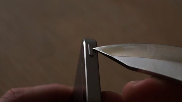 iPhone 5s Loose Power Button - Loose Rattling Sound when touched смотреть онлайн