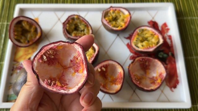 ASMR EATING ЕМ МАРАКУЙЮ АСМР ВИДЕО ШЕПОТ смотреть онлайн