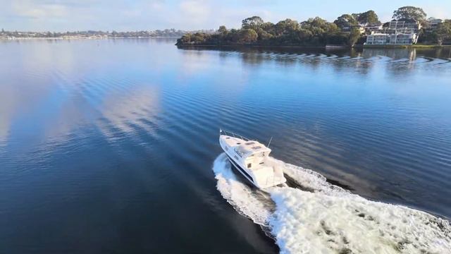 38ft Mustang with 2 x 6.2 300hp Mercruisers + Bravo 3 Sterndrive Packages смотреть онлайн