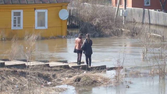 Половодье 2013 - вид с Кронштадтского моста (Вязьма) 2 смотреть онлайн